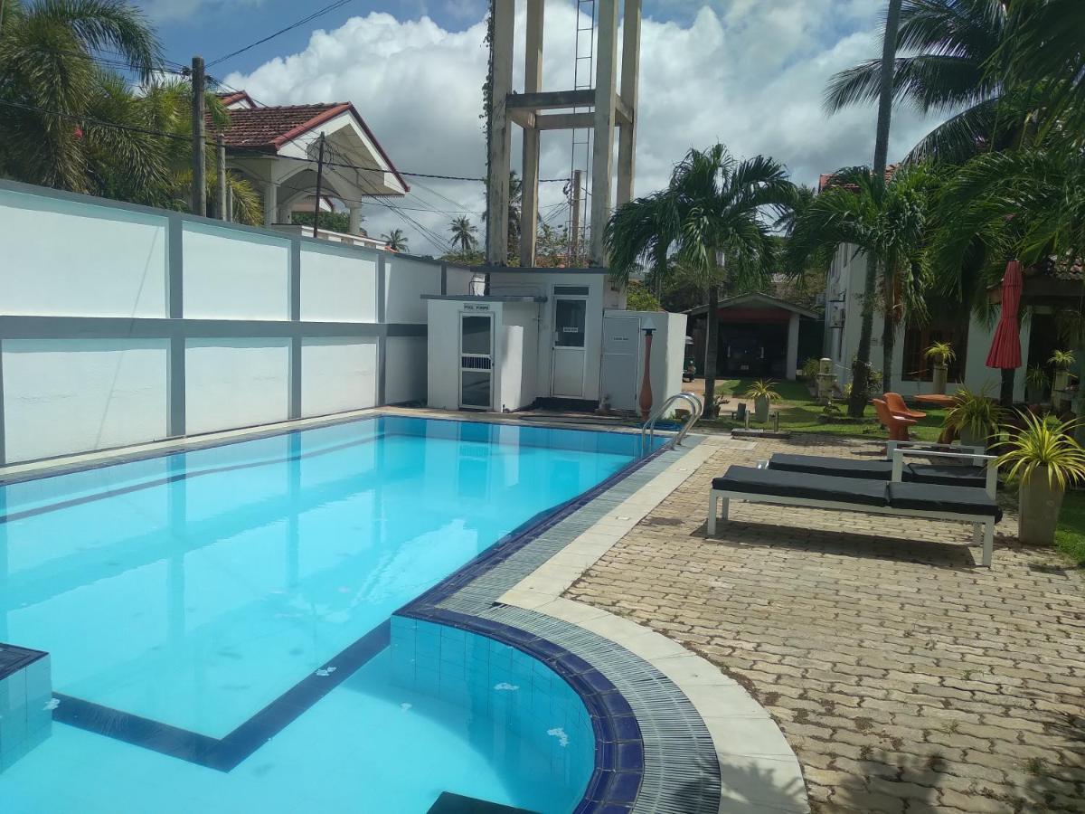 Vijai Resort Negombo Exterior foto
