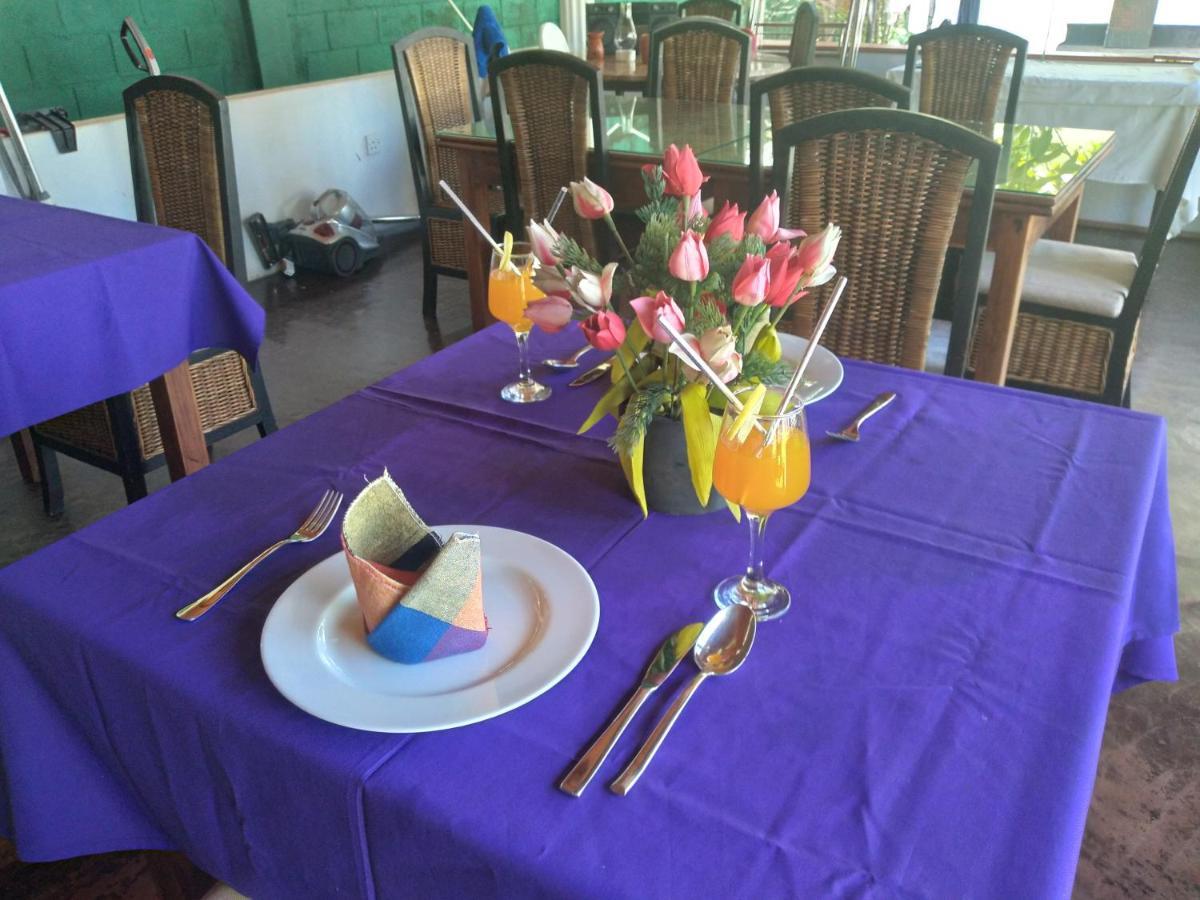 Vijai Resort Negombo Exterior foto